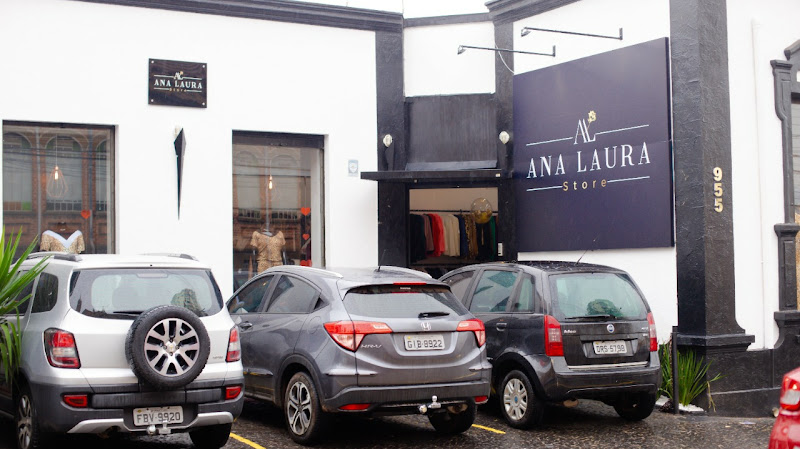Ana Laura Store